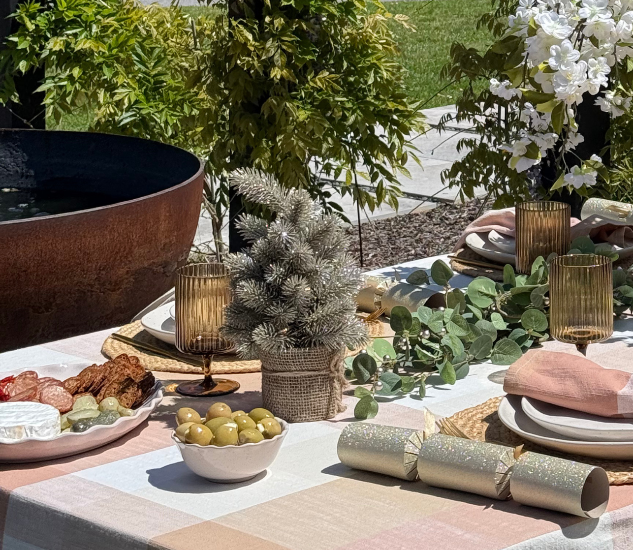 Ivy Wavy Shell Speckle Bowl - Set of 2